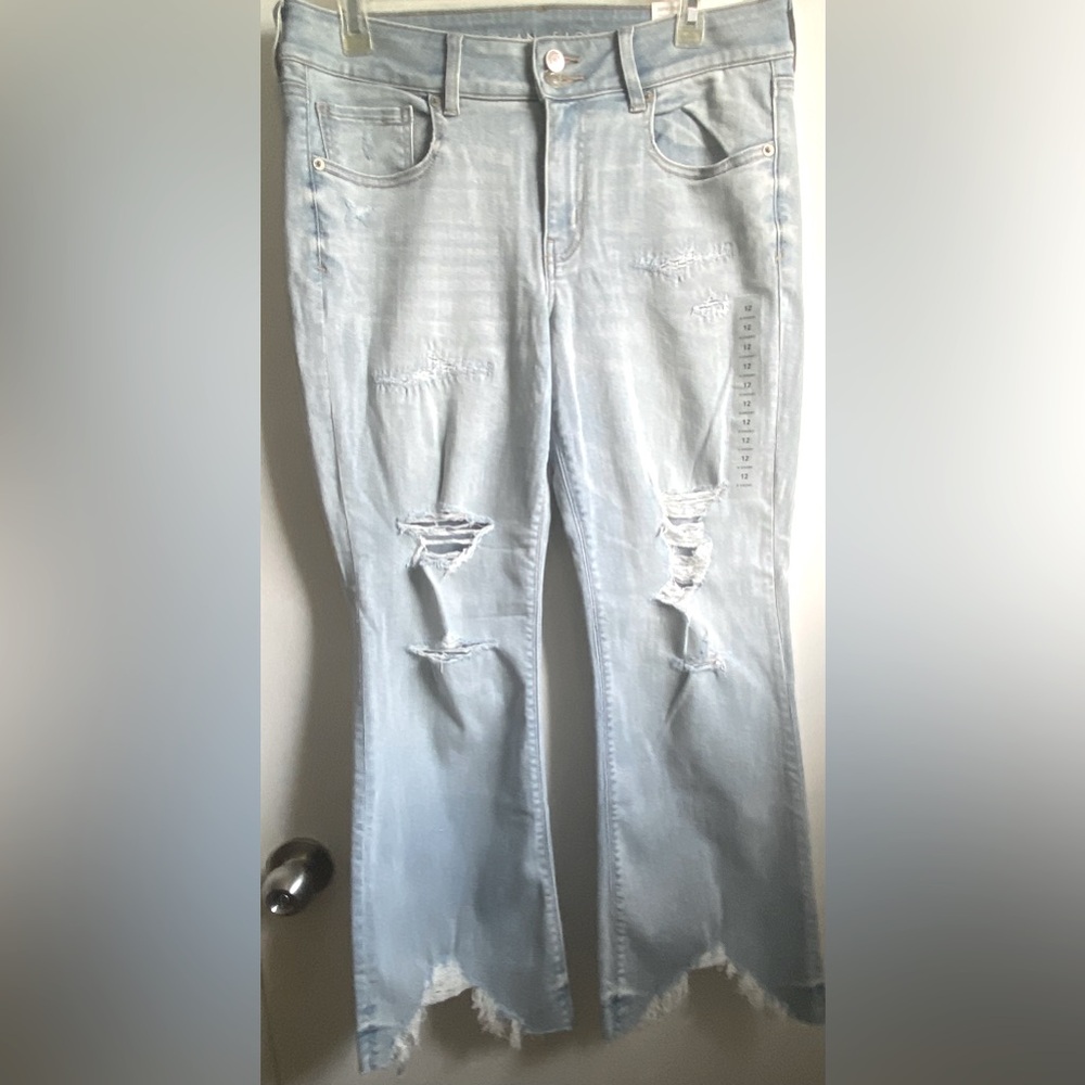 AMERICAN EAGLE Artist Flare Low Rise Jeans